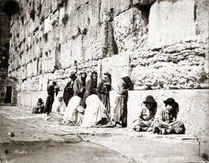 769px-Jews_at_Western_Wall_by_Felix_Bonfils,_1870s