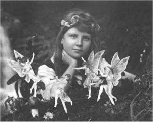 Cottingley_Fairies_1